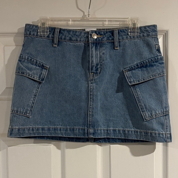 Princess Polly Dresses & Skirts - Princess Polly Denim Mini Skirt size 6